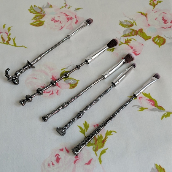 Witchy Makeup Brush Set (Magic Wands) NWOT - Picture 3 of 5